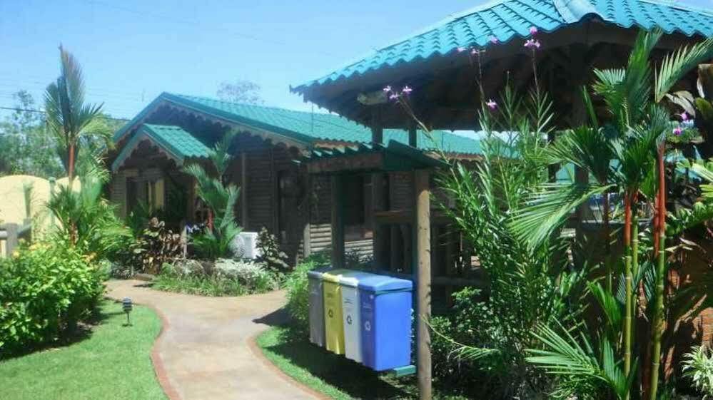 Villas Bungalows Ballena Uvita Exterior photo